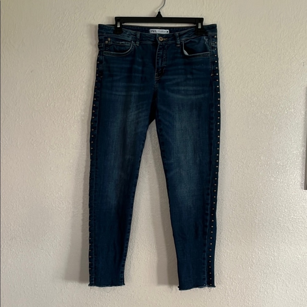 Zara Women's Blue Studded Jeans size 8